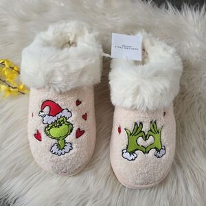 NWT AEO Grinch Scuff Slippers, Size 8